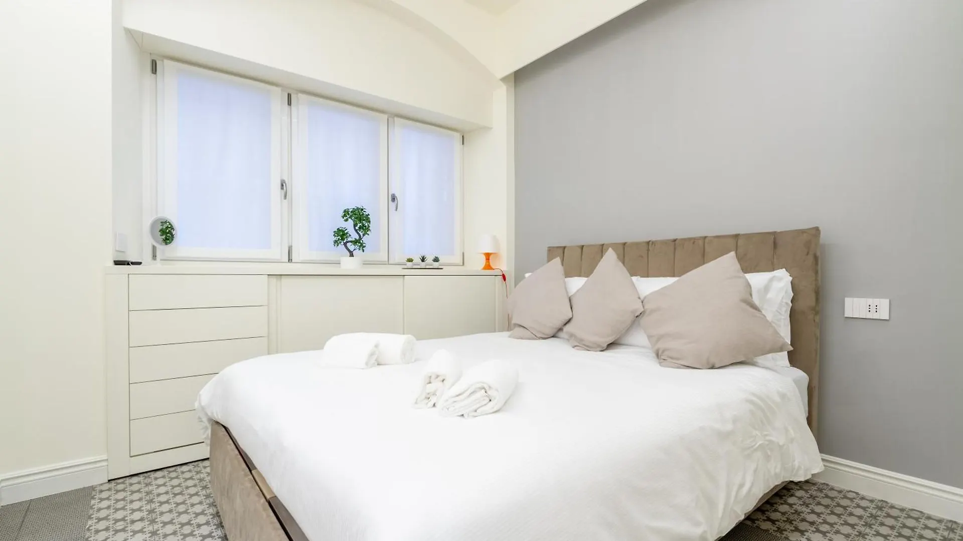 Milano Centro Storico Vetra M4-Studio 10Min Walk Duomo 0*, Milan